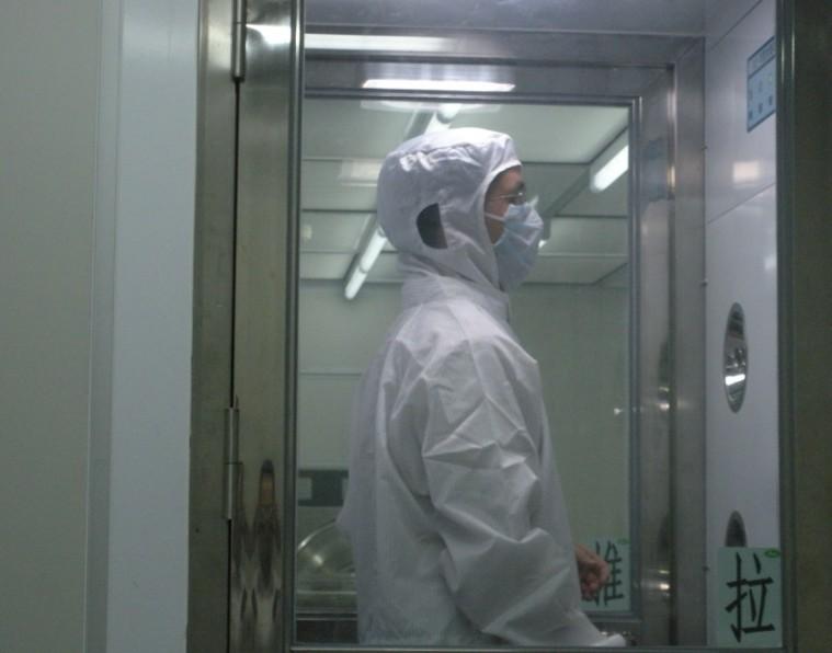 风淋室在化妆品工厂里的应用 风淋室在化妆品工厂里的应用